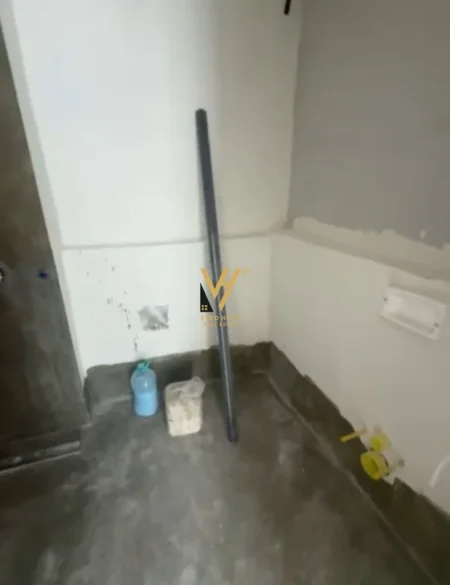 Tirane, jepet me qera zyre Kati 2, 100 m² 1.220 € (RRUGA E BOGDANEVE)