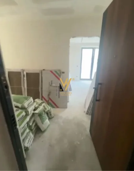 Tirane, jepet me qera zyre Kati 2, 100 m² 1.220 € (RRUGA E BOGDANEVE)