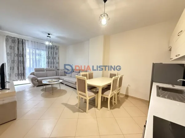 Tirane, jepet me qera apartament 1+1 , 400 € (Yzberisht)