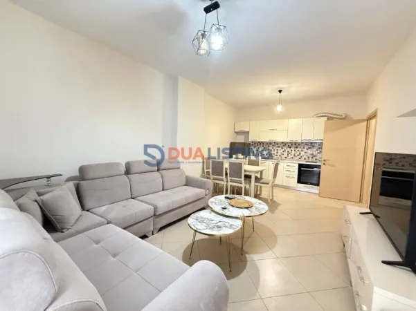 Tirane, jepet me qera apartament 1+1 , 400 € (Yzberisht)