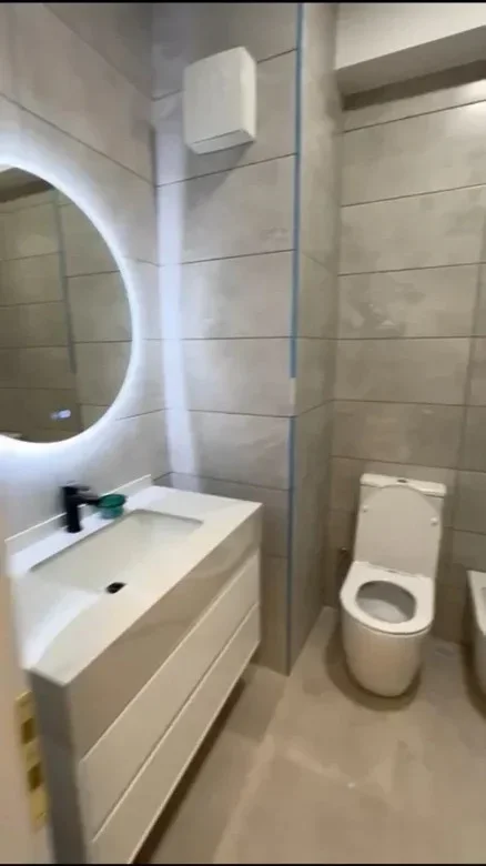 Tirane, jepet me qera apartament 1+1 Kati 6, 64 m² 500 € (Xhamlliku)