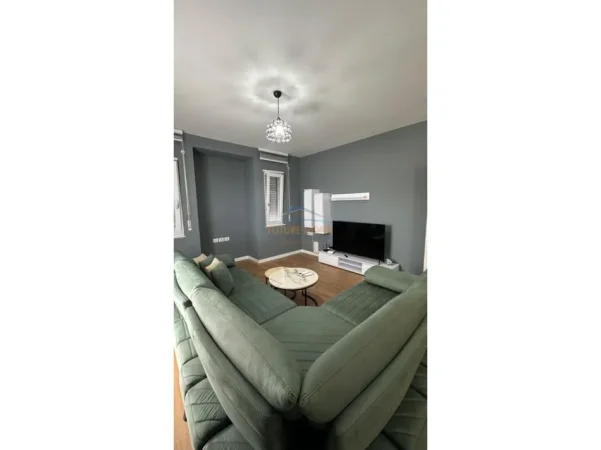 Tirane, jepet me qera apartament 2+1 Kati 3, 130 m² 800 € (KOPSHTI BOTANIK)