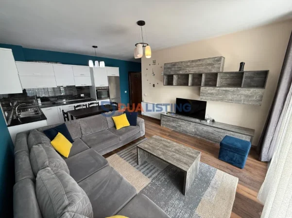 Tirane, jepet me qera apartament 2+1 , 800 € (Kopshti Zoologjik)