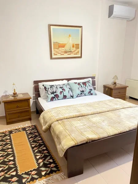 Tirane, jepet me qera apartament duplex 3+1+Ballkon , 150 m² 1.200 € (Rruga e Elbasanit)