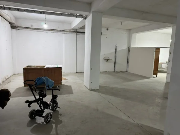 Tirane, shes ambjent biznesi , 414 m² 331.200 € (Fresku)