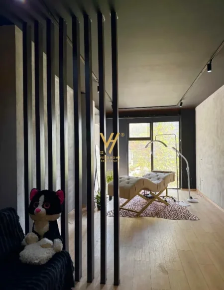 Tirane, jepet me qera ambjent biznesi Kati 1, 20 m² 250 € (ASTIR)