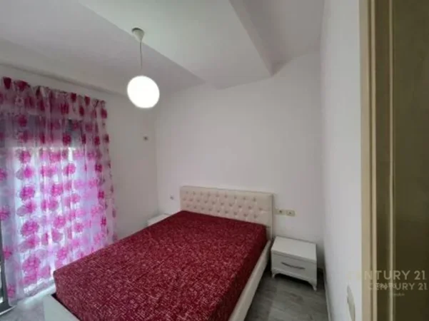 Tirane, jepet me qera apartament 2+1 Kati 3, 82 m² 750 € (pazari Ri)