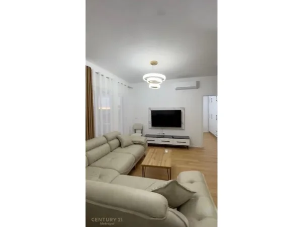Tirane, jepet me qera apartament 1+1 Kati 6, 70 m² 850 € (zog zi)