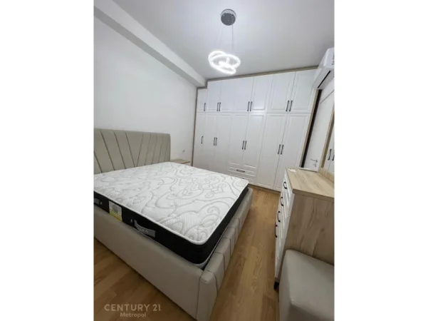 Tirane, jepet me qera apartament 1+1 Kati 6, 70 m² 850 € (zog zi)