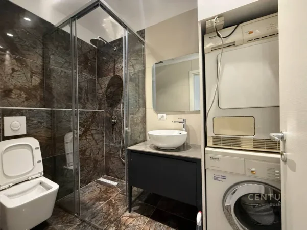 Tirane, jepet me qera apartament 2+1 Kati 1, 75 m² 550 €