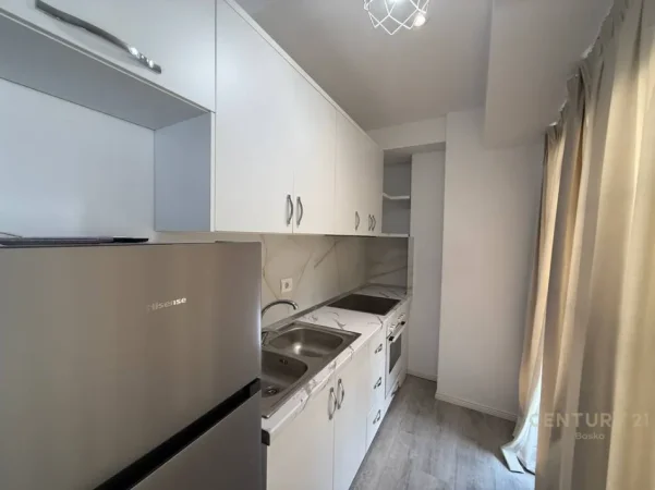Tirane, jepet me qera apartament 2+1 Kati 1, 75 m² 550 €