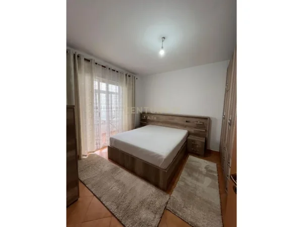 Tirane, jepet me qera apartament 2+1 Kati 3, 75 m² 600 € (ali demi)
