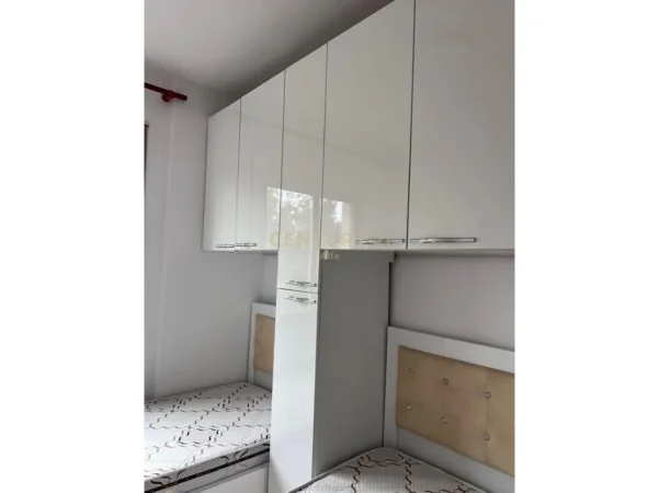Tirane, jepet me qera apartament 2+1 Kati 3, 75 m² 600 € (ali demi)