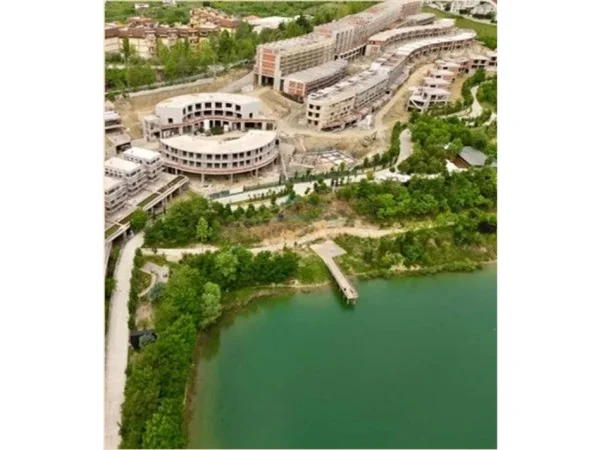 Tirane, shitet apartament duplex 3+1+Ballkon Kati 1, 105 m² 240.973 € (Farke)