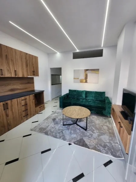 Shitet, Apartament 1+1, pranë Shkollës "Bajram Curri" Plazh Durres!