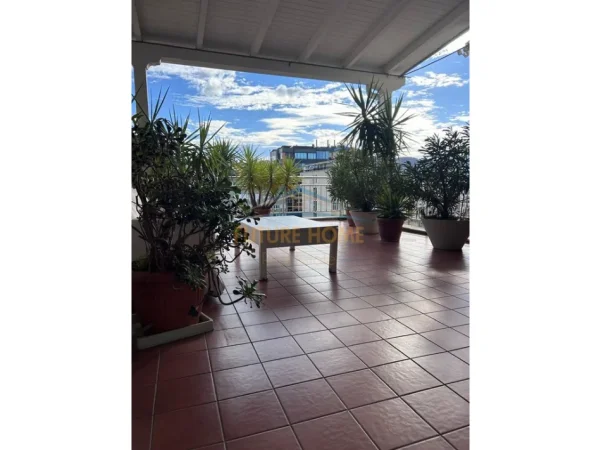 Tirane, shitet apartament+verande | Penthouse 2+1+Ballkon Kati 10, 197 m² 600.000 € (Blloku)