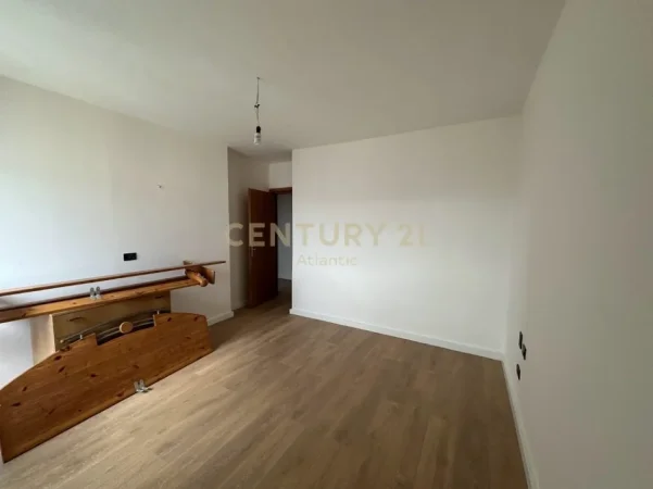 Durres, shitet apartament 2+1+Ballkon Kati 10, 90 m² 115.000 € 