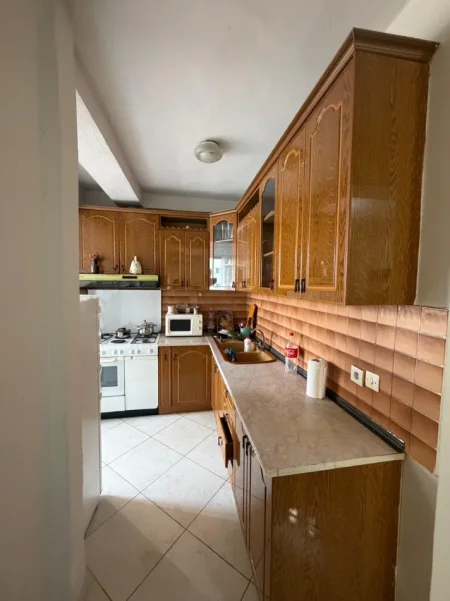 Tirane, jepet me qera apartament 2+1 Kati 5, 100 m² 500 € (Don Bosko)