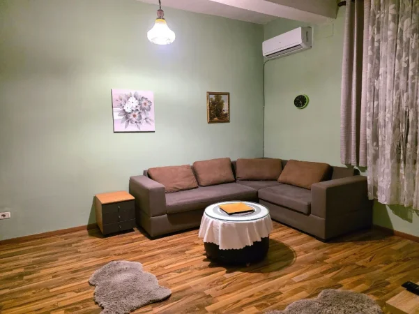 Tirane, jepet me qera shtepi 1+1 Kati 2, 70 m² 500 € (Myslym Shyri)