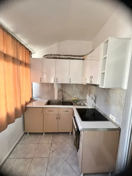 Tirane, jepet me qera apartament 2+1 Kati 2, 90 m² 600 € (Don Bosko)