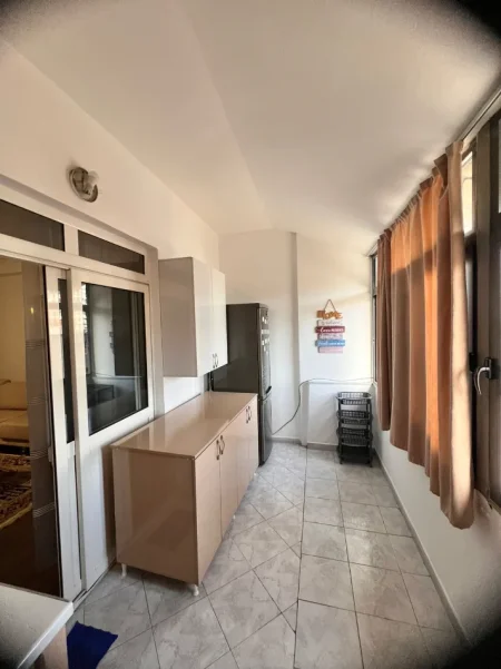 Tirane, jepet me qera apartament 2+1 Kati 2, 90 m² 600 € (Don Bosko)