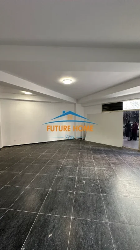 Tirane, shitet ambjent biznesi Kati 0, 80 m² 215.000 €