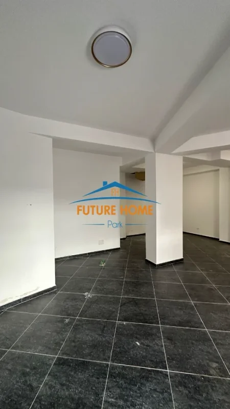 Tirane, shitet ambjent biznesi Kati 0, 80 m² 215.000 €
