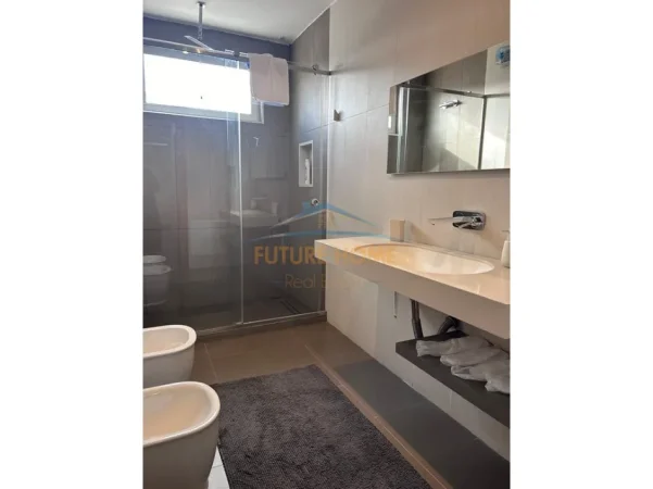 Tirane, shitet apartament 2+1+2+VERANDE , Kati 10, 197 m² 600.000 € (BLLOK)