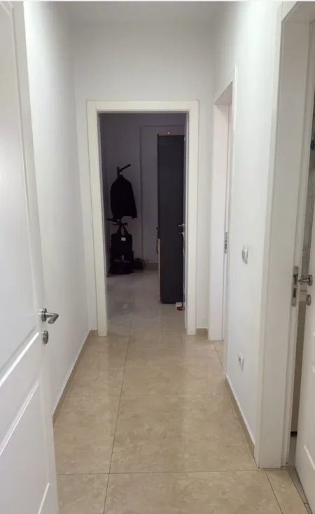 Tirane, jepet me qera zyre Kati 6, 105 m² 1.400 € (MYSLYM SHYRI)