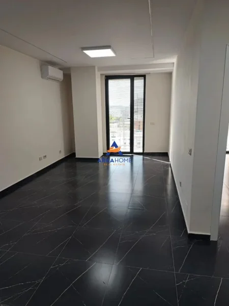 Tirane, jepet me qera ambjent biznesi Kati 6, 75 m² 580 € 