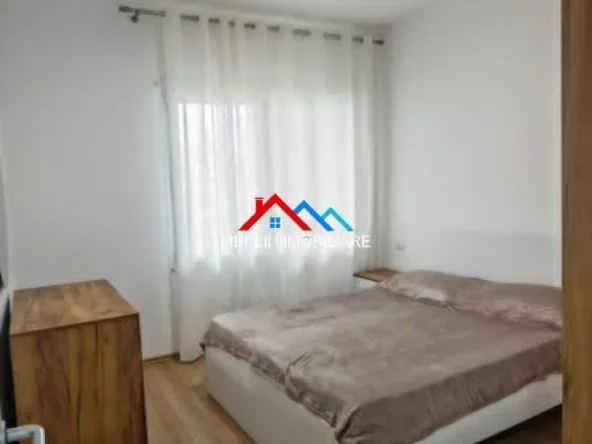 Tirane, jepet me qera apartament 1+1+Ballkon Kati 5, 60 m² 450 € (RRUGA ALI VISHA,SHKOZE)