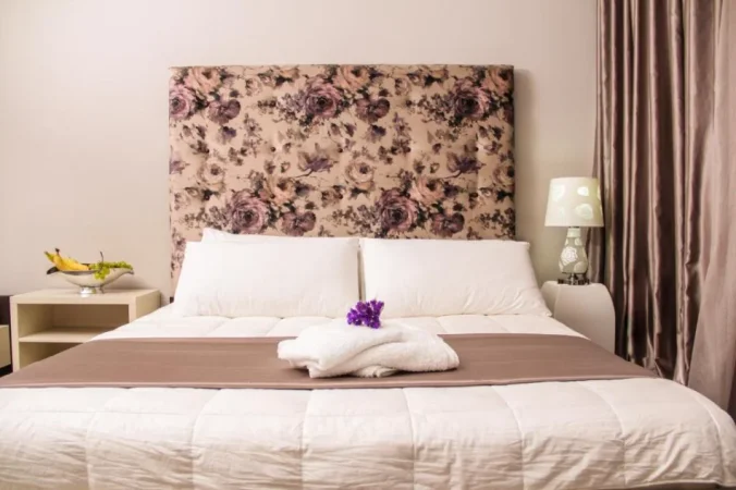 Tirane, shes Krevat dopio