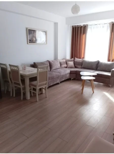 Tirane, jepet me qera apartament 1+1+Ballkon Kati 6, 65 m² 450 € 