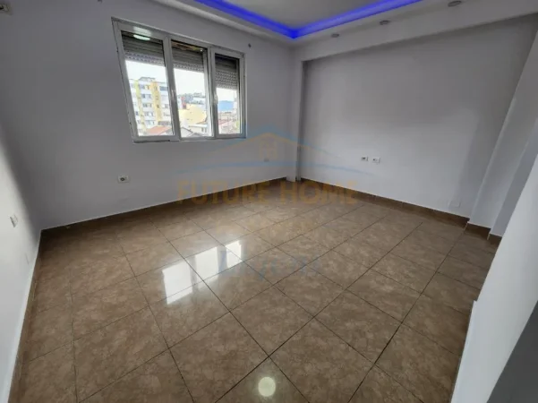 Tirane, shitet apartament 2+1+Aneks+Ballkon Kati 5, 76 m² 163.000 € (Rruga e Kavajes)