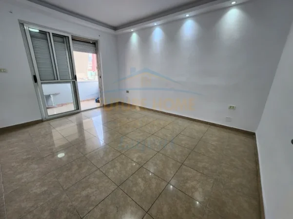 Tirane, shitet apartament 2+1+Aneks+Ballkon Kati 5, 76 m² 163.000 € (Rruga e Kavajes)