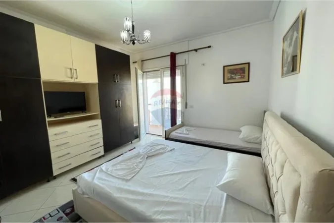 Vlore, jepet me qera 2+1 , 80 m² 500 € (TRANSBALLKANIKE, VLORË)