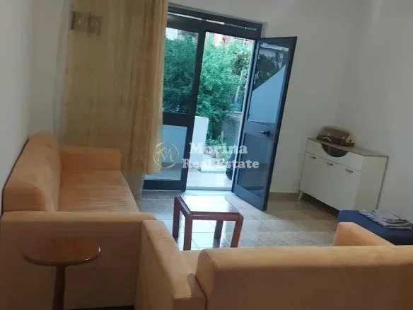 Tirane, jepet me qera Vile 1+1 Kati 1, 60 m² 400 € (Astir)