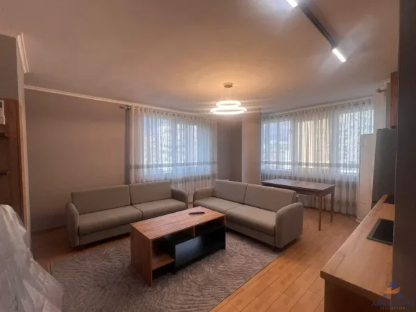 Tirane, jepet me qera apartament 2+1+Ballkon Kati 4, 90 m² 800 € 