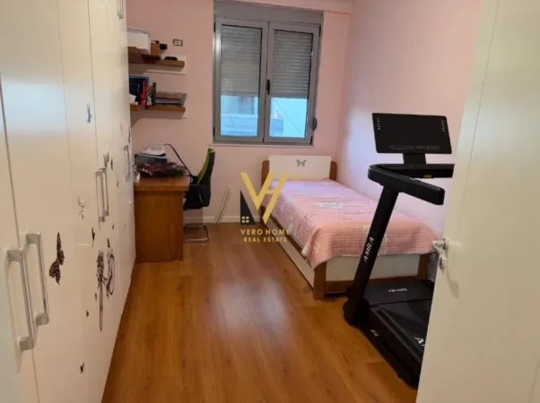 Tirane, jepet me qera apartament 2+1+Ballkon Kati 5, 95 m² 750 € (LIQENI I THATE)