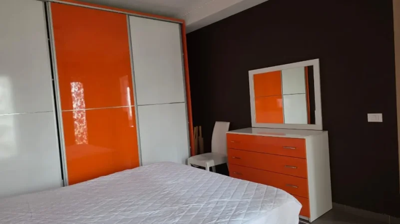 Tirane, jepet me qera apartament 2+1 Kati 5, 80 m² 500 € 