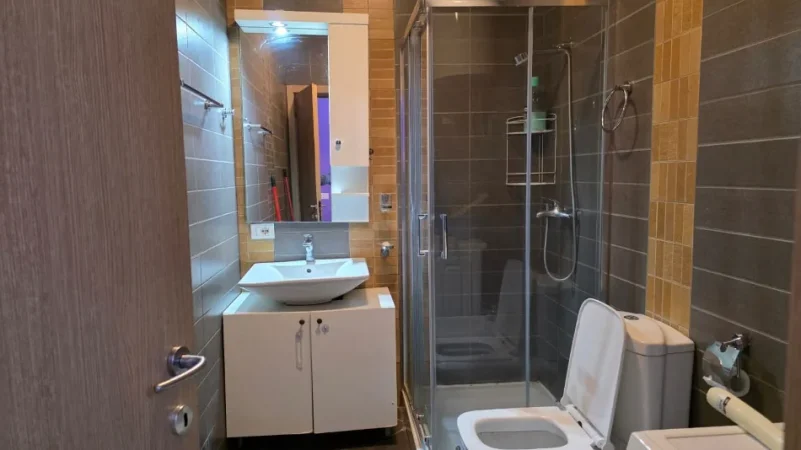 Tirane, jepet me qera apartament 2+1 Kati 5, 80 m² 500 € 