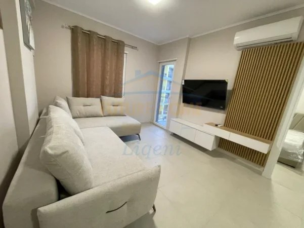 Tirane, jepet me qera apartament 1+1 Kati 5, 51 m² 430 € (Univers City , QTU)