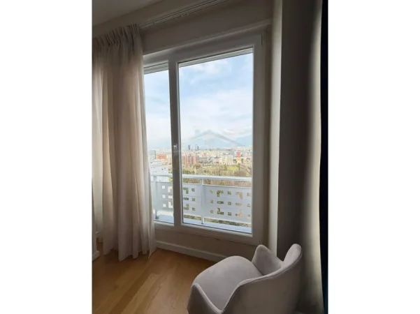 Tirane, jepet me qera apartament 2+1 Kati 5, 160 m² 1.800 € (Kopshti Botanik)