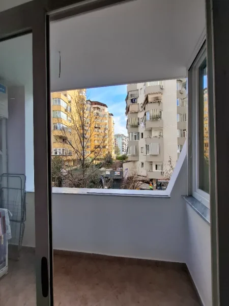 Shqiperi, jepet me qera apartament 2+1+Ballkon Kati 3, 90 m² 65.000 € 