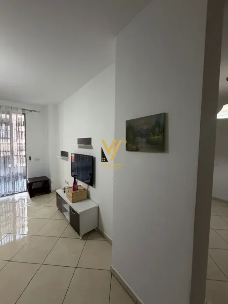 Tirane, jepet me qera apartament 2+1+Ballkon Kati 3, 119 m² 520 € (ASTIR)