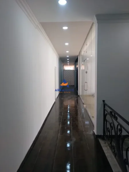 Tirane, jepet me qera ambjent biznesi Kati 1, 73 m² 420 € 