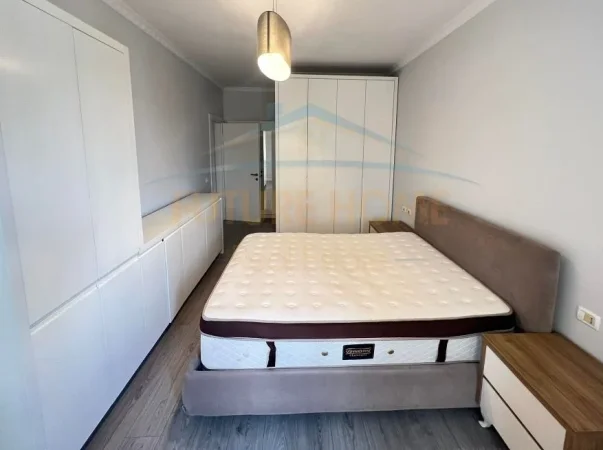 Tirane, jepet me qera apartament 2+1+Ballkon Kati 8, 104 m² 550 € (Astir)