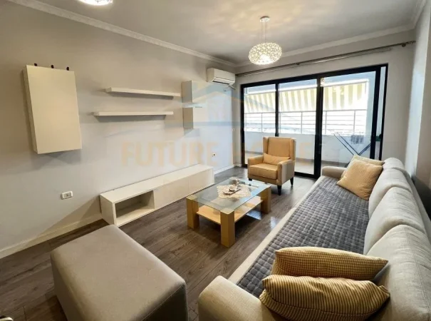 Tirane, jepet me qera apartament 2+1+Ballkon Kati 8, 104 m² 550 € (Astir)