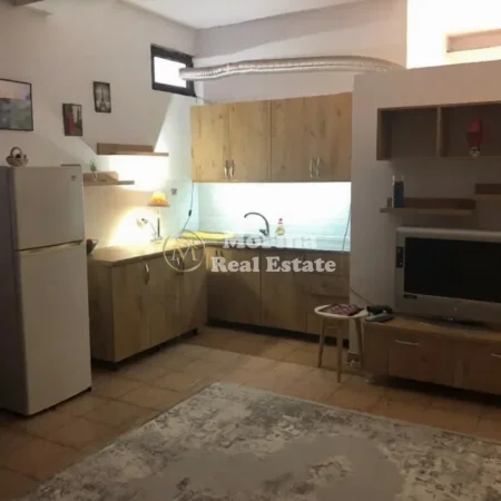 Tirane, jepet me qera garsonier Kati 1, 40 m² 380 € (21 Dhjetori)