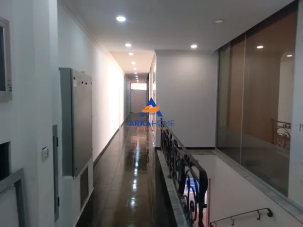 Tirane, shitet ambjent biznesi Kati 1, 73 m² 150.000 € 